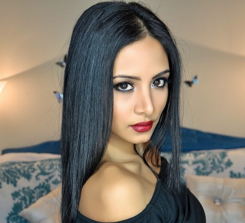 ESQIDO Lashes in Lashlorette Perfect for Sultry Look